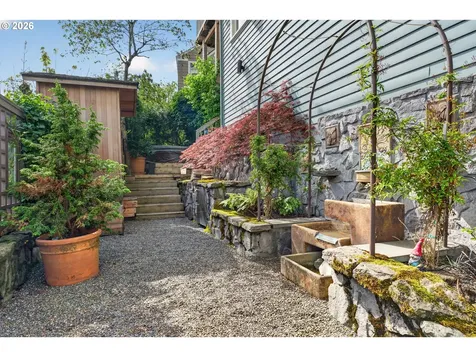 2440 SW Hoffman Avenue Portland OR 97201
