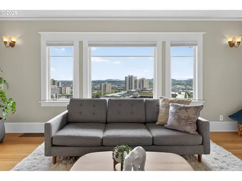 2440 SW Hoffman Avenue Portland OR 97201