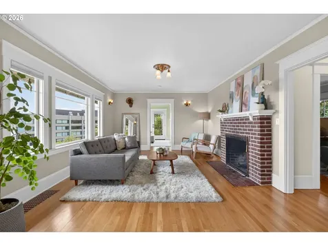2440 SW Hoffman Avenue Portland OR 97201