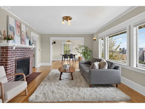 2440 SW Hoffman Avenue Portland OR 97201
