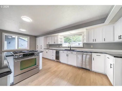 60 Seagrove Place Lincoln City OR 97367