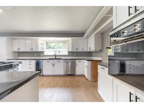 60 Seagrove Place Lincoln City OR 97367