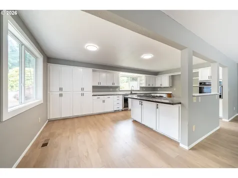 60 Seagrove Place Lincoln City OR 97367