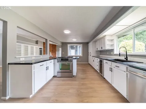 60 Seagrove Place Lincoln City OR 97367