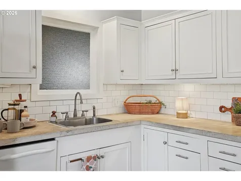 404 NE 108th Avenue Portland OR 97220