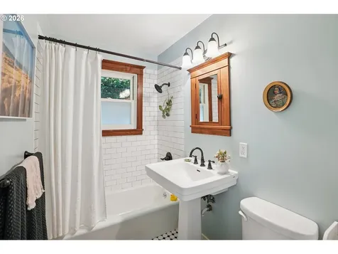 404 NE 108th Avenue Portland OR 97220