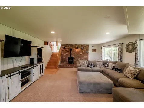 28450 Pleasant Valley Road Sweet Home OR 97386