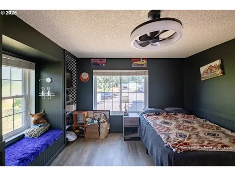 28450 Pleasant Valley Road Sweet Home OR 97386