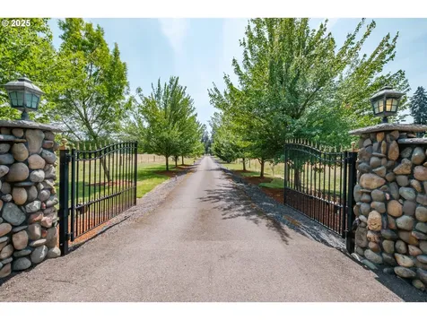 28450 Pleasant Valley Road Sweet Home OR 97386