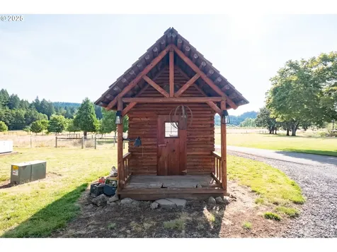 28450 Pleasant Valley Road Sweet Home OR 97386