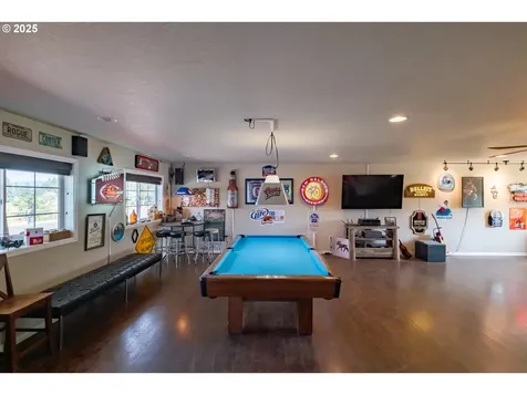28450 Pleasant Valley Road Sweet Home OR 97386
