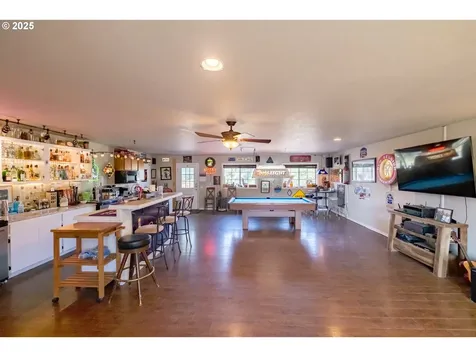 28450 Pleasant Valley Road Sweet Home OR 97386