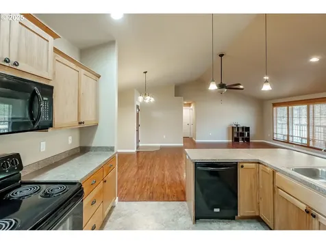 28450 Pleasant Valley Road Sweet Home OR 97386