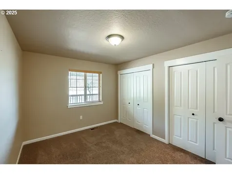 28450 Pleasant Valley Road Sweet Home OR 97386