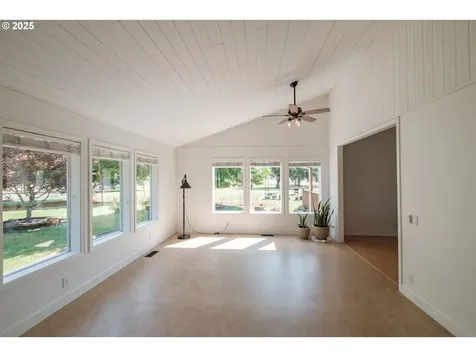 28450 Pleasant Valley Road Sweet Home OR 97386