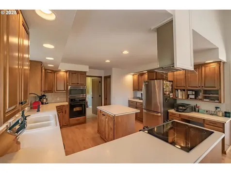 28450 Pleasant Valley Road Sweet Home OR 97386