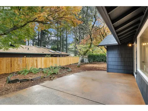 6050 Fernbrook Street Lake Oswego OR 97035