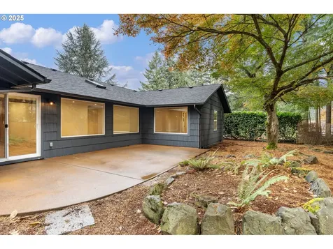 6050 Fernbrook Street Lake Oswego OR 97035