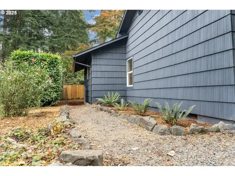 6050 Fernbrook Street Lake Oswego OR 97035