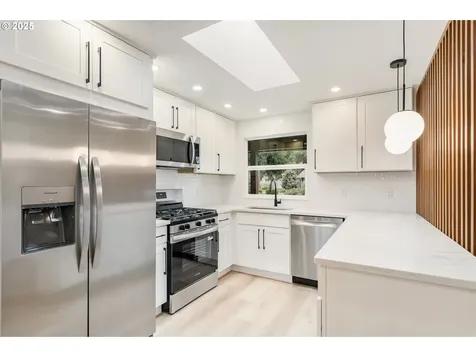 6050 Fernbrook Street Lake Oswego OR 97035