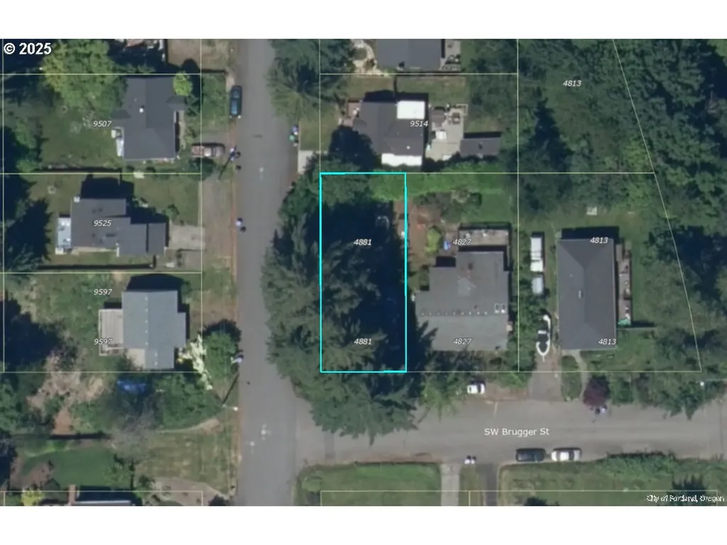 4827 SW Brugger Street Portland OR 97219