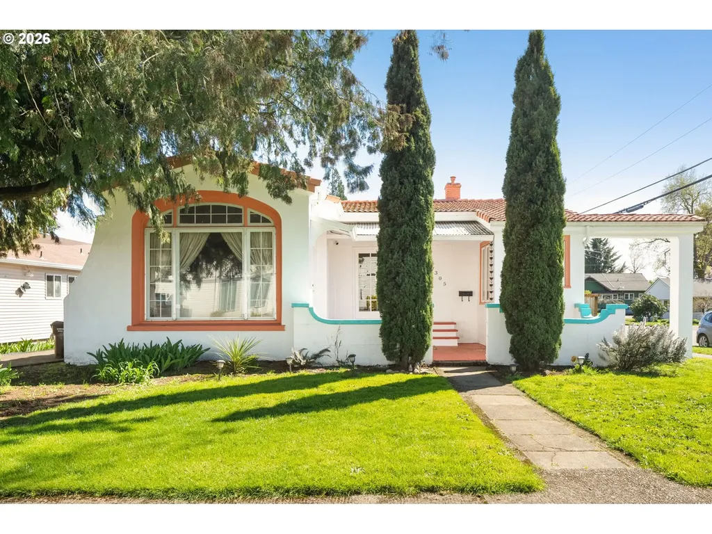 305 E Clarendon Street Gladstone OR 97027