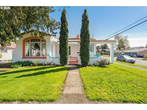 305 E Clarendon Street Gladstone OR 97027