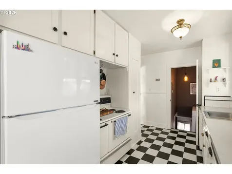 305 E Clarendon Street Gladstone OR 97027