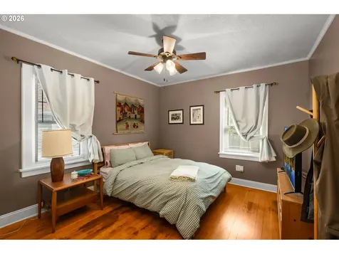 305 E Clarendon Street Gladstone OR 97027