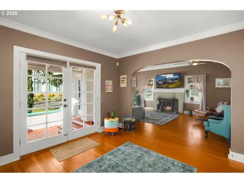 305 E Clarendon Street Gladstone OR 97027