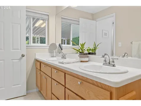 1338 Manzana Street Eugene OR 97404