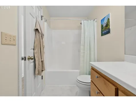 1338 Manzana Street Eugene OR 97404