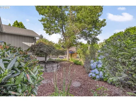 1338 Manzana Street Eugene OR 97404
