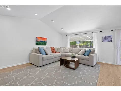 1338 Manzana Street Eugene OR 97404