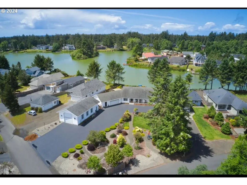 363 SE Eagle Nest Court Ocean Shores WA 98569