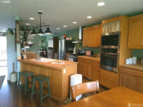 363 SE Eagle Nest Court Ocean Shores WA 98569