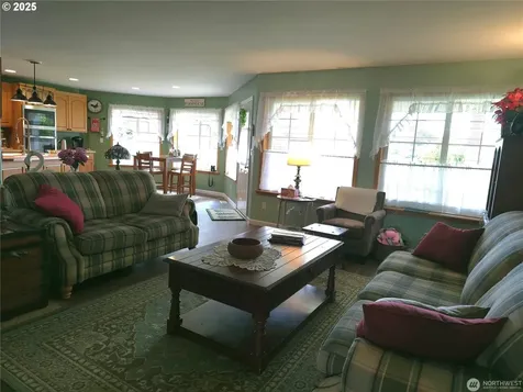 363 SE Eagle Nest Court Ocean Shores WA 98569