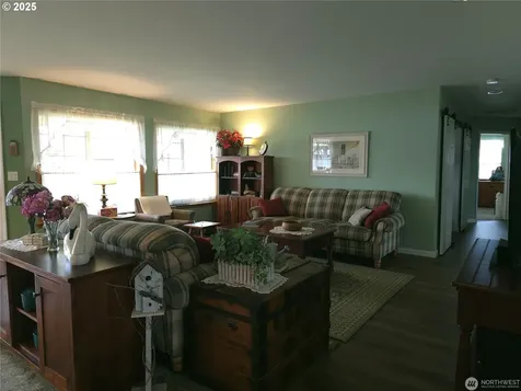 363 SE Eagle Nest Court Ocean Shores WA 98569