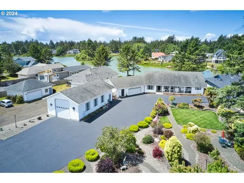 363 SE Eagle Nest Court Ocean Shores WA 98569