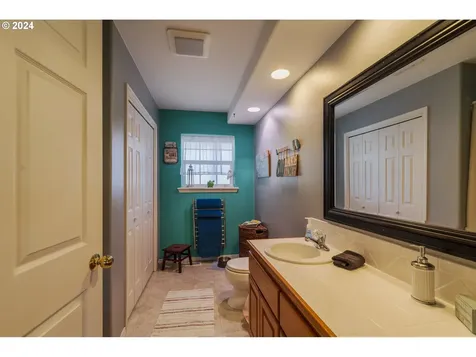 363 SE Eagle Nest Court Ocean Shores WA 98569