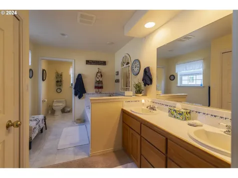 363 SE Eagle Nest Court Ocean Shores WA 98569