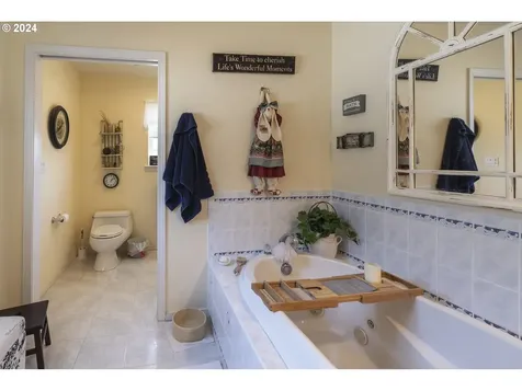363 SE Eagle Nest Court Ocean Shores WA 98569