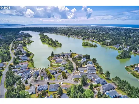 363 SE Eagle Nest Court Ocean Shores WA 98569