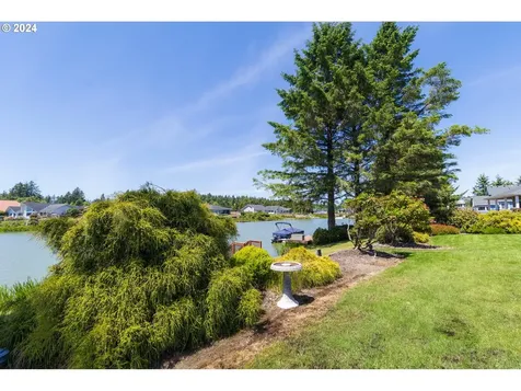 363 SE Eagle Nest Court Ocean Shores WA 98569