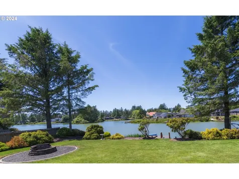 363 SE Eagle Nest Court Ocean Shores WA 98569