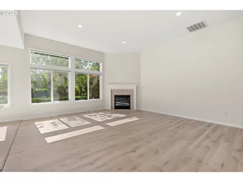 3322 Street Kitts Avenue Eugene OR 97408