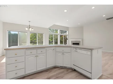 3322 Street Kitts Avenue Eugene OR 97408