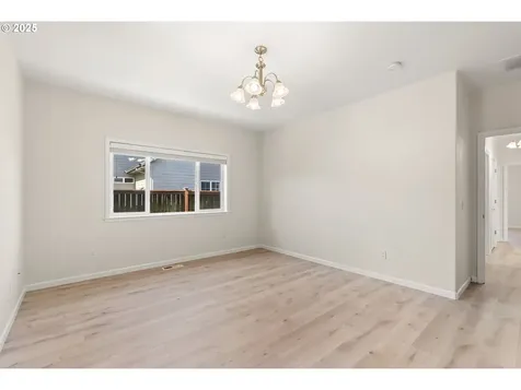 3322 Street Kitts Avenue Eugene OR 97408