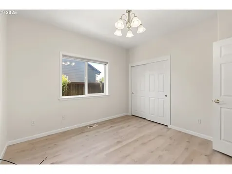 3322 Street Kitts Avenue Eugene OR 97408