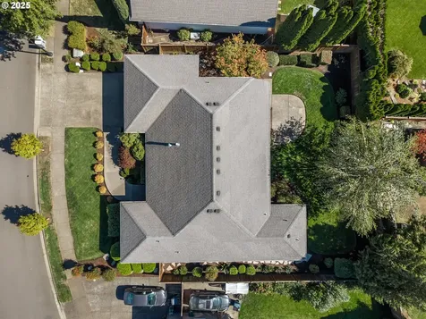 3322 Street Kitts Avenue Eugene OR 97408